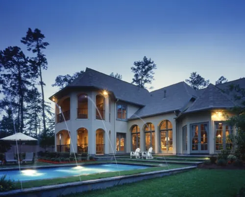 Victorian Home with Swimming Pool Victorian Home with Swimming Pool